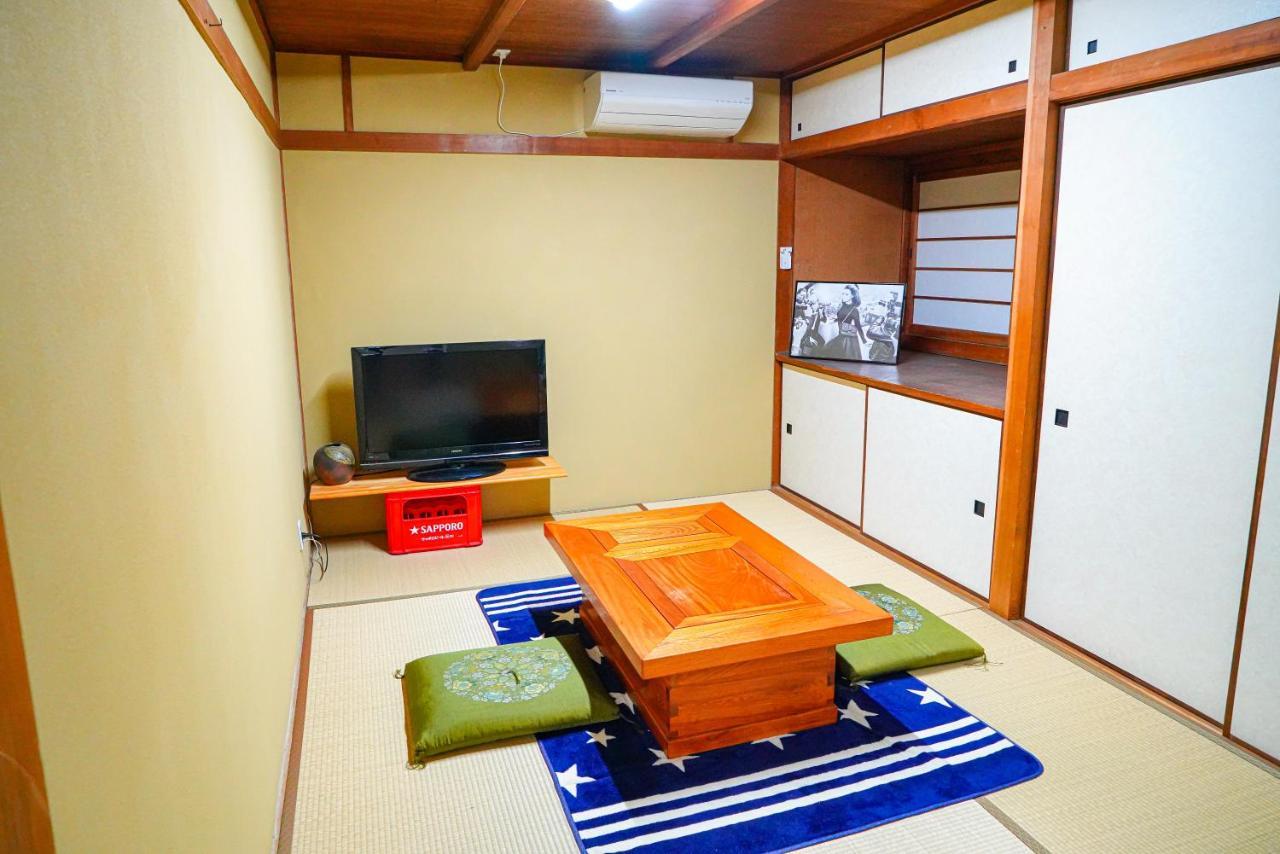 One Hostel Химедзи Экстерьер фото
